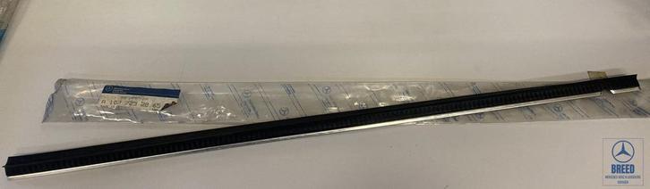 NOS raamsnor binnenzijde rechts voor Mercedes-Benz R107 C107, Auto-onderdelen, Carrosserie, Mercedes-Benz, Nieuw, Ophalen of Verzenden