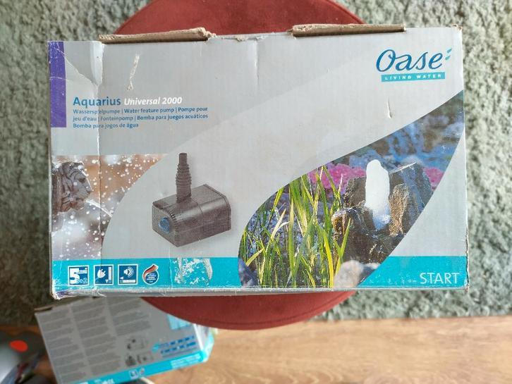 Pompe de fontaine Oase Aquarius Universal 2000 2000 l/h f, Jardin & Terrasse, Accessoires pour étangs, Neuf, Pompe de bassin, Enlèvement ou Envoi