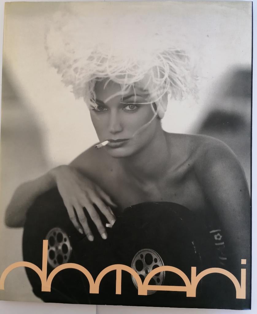 LOOKBOOK DOMANI BEACHWEAR SPRING SUMMER COLLECTION, Boeken, Mode, Gelezen, Couturiers, Ophalen of Verzenden