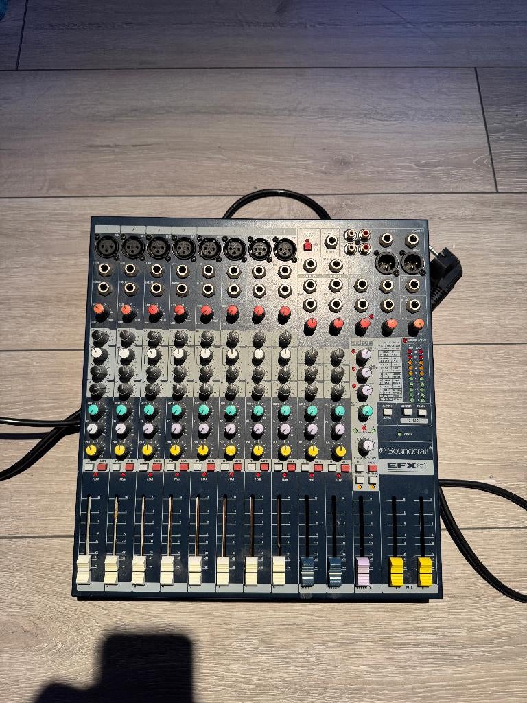 Soundcraft EFX8 8-Channel Mixer, Muziek en Instrumenten, Mengpanelen, Ophalen of Verzenden, Zo goed als nieuw, 10 tot 20 kanalen