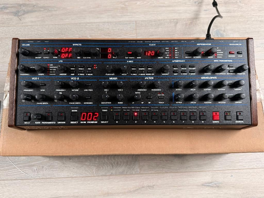 Sequential OB-6 Desktop Module, Muziek en Instrumenten, Synthesizers, Overige aantallen, Zo goed als nieuw, Met midi-aansluiting