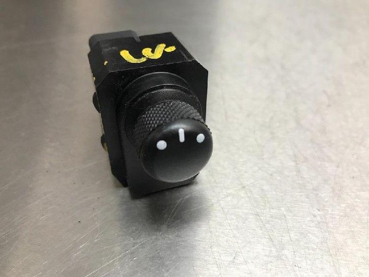 COMMUTATEUR RÉTROVISEUR Suzuki Swift (ZA / ZC / ZD), Autos : Pièces & Accessoires, Tableau de bord & Interrupteurs, Suzuki, Utilisé