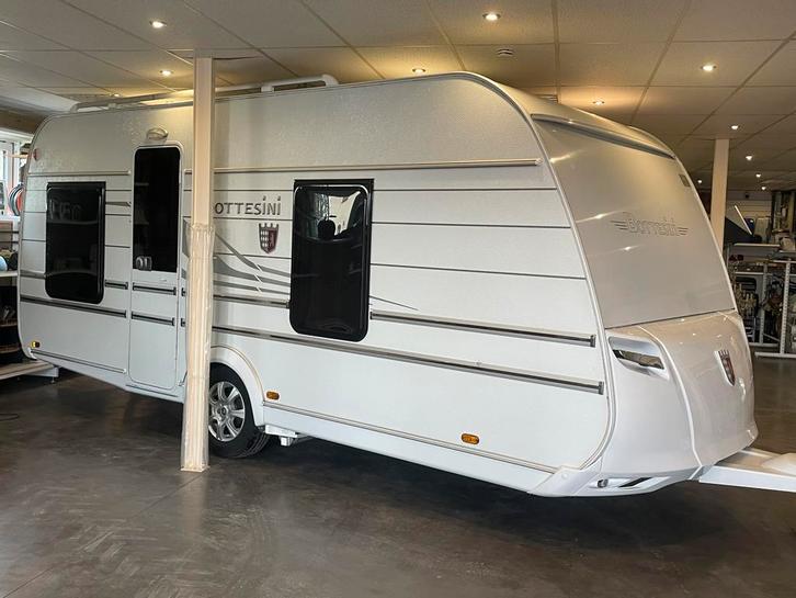 Prachtige caravan Tabbert met mover, tent bj 2019, Caravanes & Camping, Caravanes, Entreprise, jusqu'à 4, Tabbert, Enlèvement