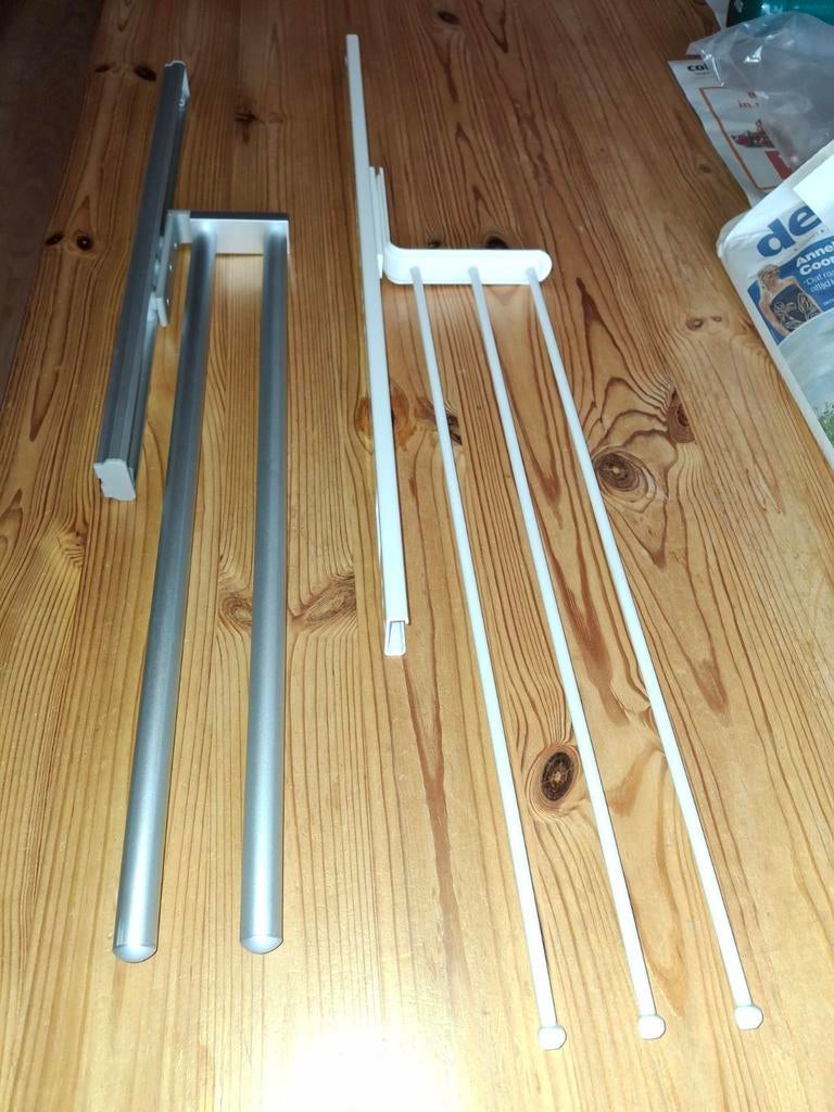 2 nieuwe handdoekdrogers kastinbouw, Huis en Inrichting, Keuken | Keukenelementen, Ophalen