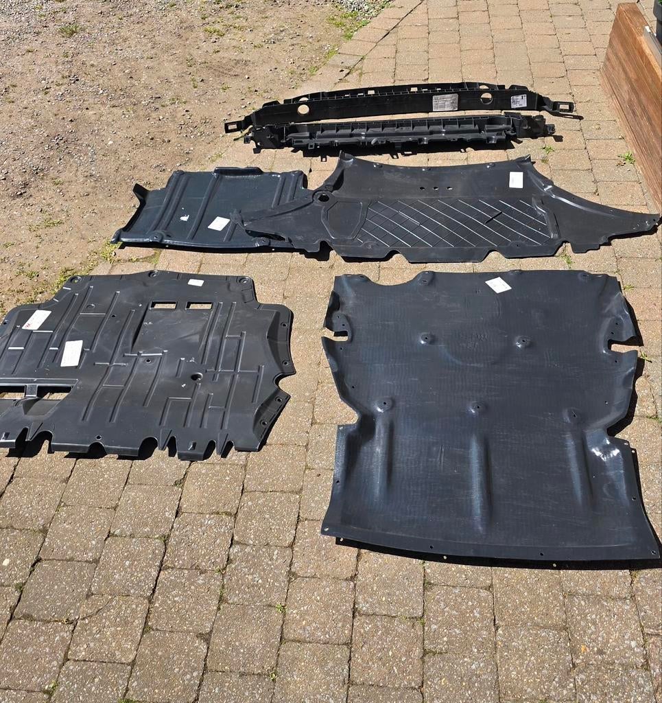 Motor beschermplaat en bumperversterker, Ophalen