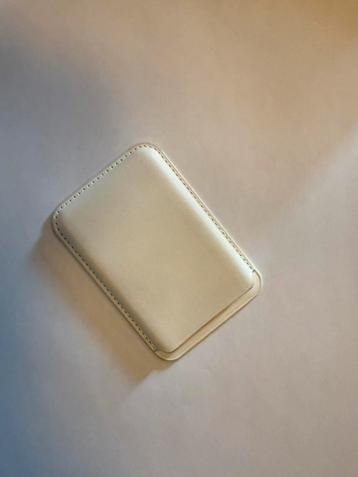 MagSafe wallet beschikbaar voor biedingen