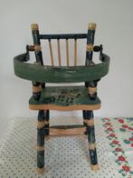 Vintage handgeschilderde poppenstoel, Kinderen en Baby's, Speelgoed | Poppen, Ophalen, Gebruikt