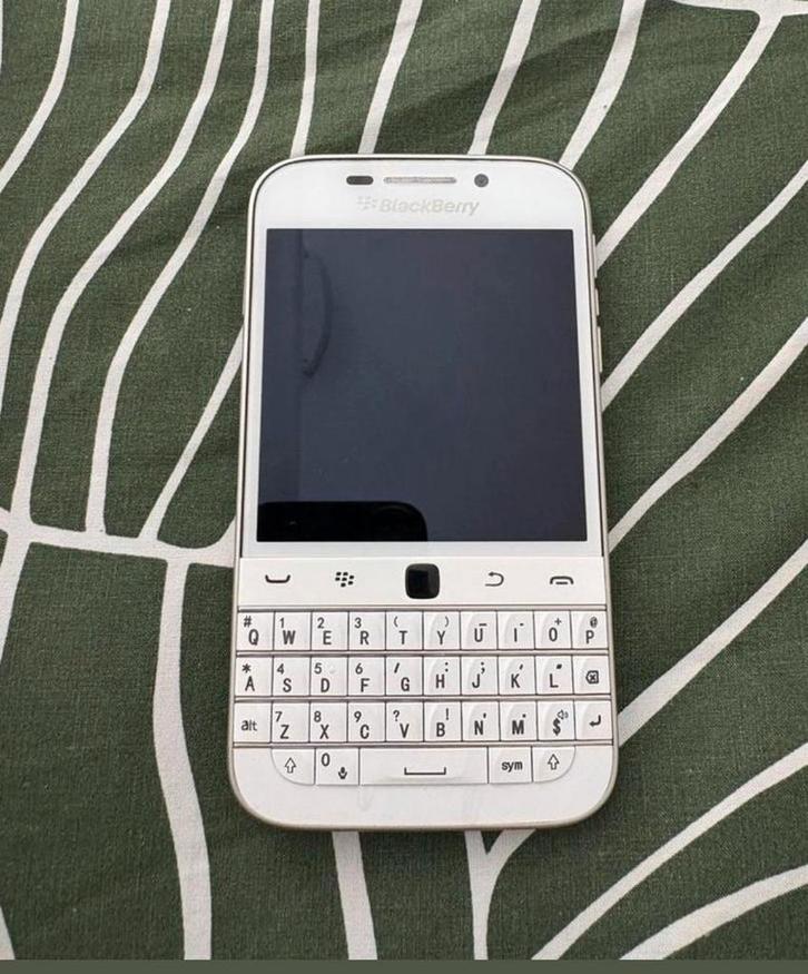 Comme le nouveau BlackBerry Classic Q20 White Edition, Télécoms, Téléphonie mobile | Accessoires & Pièces, Blackberry, Enlèvement ou Envoi