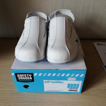 Damesschoenen ( kuisschoenen) maat 42 NIEUW beschikbaar voor biedingen