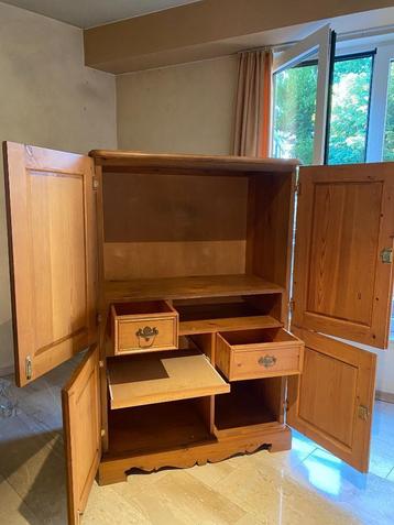 TV Kast beschikbaar voor biedingen