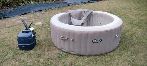 Intex opblaasbare jacuzzi, Tuin en Terras, Bubbelbaden en Hottubs, Zo goed als nieuw, Filter, Pomp, Ophalen