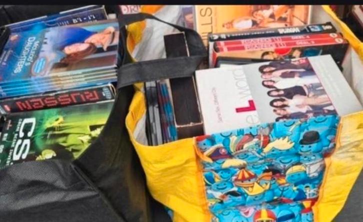 Meer dan 40 dvd boxen en films, Cd's en Dvd's, Dvd's | Tv en Series, Gebruikt, Ophalen