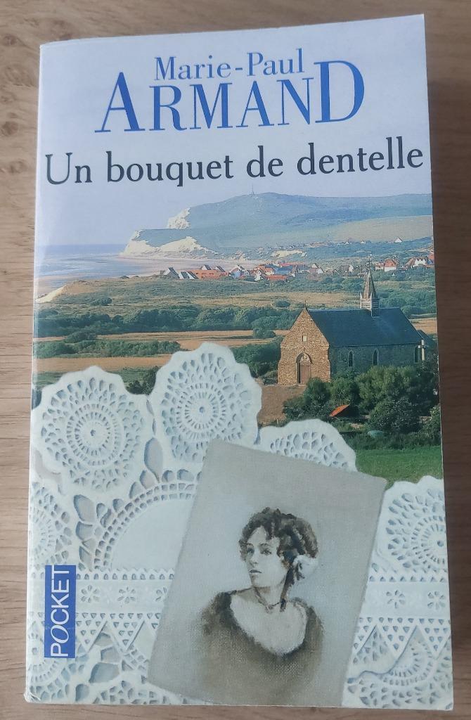 Marie-Paul Armand - Un bouquet de dentelle, Boeken, Romans, Zo goed als nieuw, Europa overig, Ophalen of Verzenden