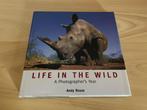 3=2 ACTIE Andy Rouse Life in the Wild A Photographer's Year, Envoi, Comme neuf, Photographie et Cinéma