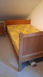 Bed (140 cm) en nachtkastje gratis, Gebruikt, Hout, Ophalen