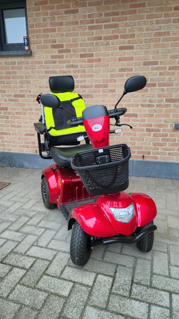 Bijna nieuwe rode Ceres 4 SE, Diversen, Brommobielen en Scootmobielen, Zo goed als nieuw, Overige merken, 16 t/m 25 km, 11 t/m 15 km/u