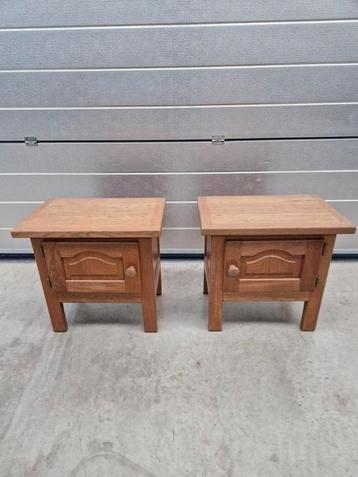 2 mooie nachttafeltjes in goede staat! beschikbaar voor biedingen