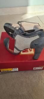 Schoenen, Neuf, Gris, Enlèvement, Boots et Botinnes