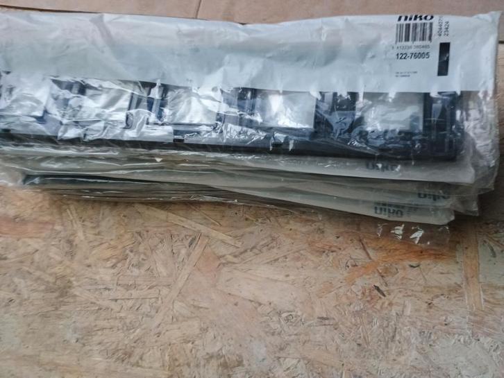 Pièces Niko diverses - Voir la description, Bricolage & Construction, Électricité & Câbles, Neuf, Autres types, Enlèvement ou Envoi