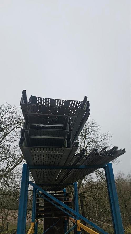 Kabelgoot 400mm - 600mm, Doe-het-zelf en Bouw, Overige Doe-Het-Zelf en Bouw, Zo goed als nieuw, Ophalen