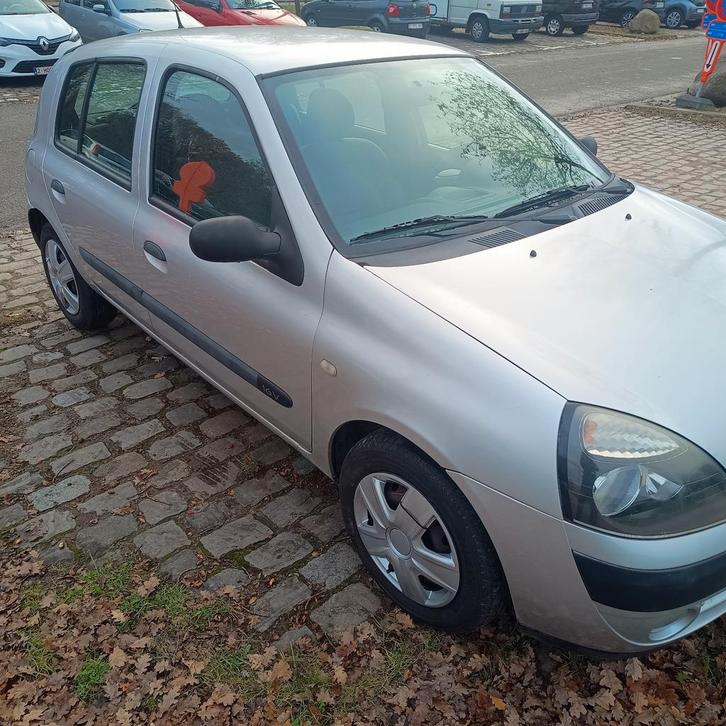 Renault Clio Benzine Euro 4, Auto's, Renault, Particulier, Clio, Bluetooth, Centrale vergrendeling, Benzine, Euro 4, Ophalen
