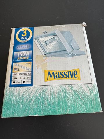 Massive halogeenspot  150W  beschikbaar voor biedingen