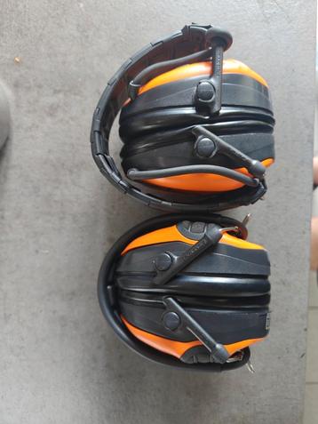 2 oor beschermers van 3m peltor sporttac beschikbaar voor biedingen