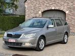 Skoda Octavia 2012 full option, Auto's, Euro 5, Stof, Zwart, Zilver of Grijs