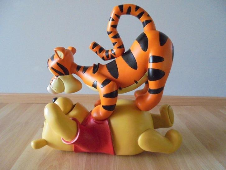 Disney Groot beeld Winnie en tijgertje spelend Sinterklaas, Verzamelen, Disney, Zo goed als nieuw, Beeldje of Figuurtje, Winnie de Poeh of vrienden