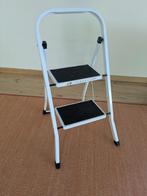 Foldable house step ladder (2 steps), Doe-het-zelf en Bouw, Ladders en Trappen, Ophalen, Zo goed als nieuw, Ladder, Opvouwbaar of Inschuifbaar