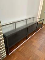 Tv-meubel Ikea, zwart frame met glazen blad, Huis en Inrichting, Kasten |Televisiemeubels, Ophalen, Zo goed als nieuw