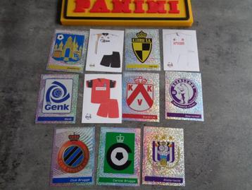 PANINI FOOTBALL STICKERS FOOTBALL 2012 RARE BADGES, Enlèvement ou Envoi