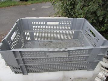 stevige toeklap+stapelkistjes krat bakken plastiek kunststof beschikbaar voor biedingen