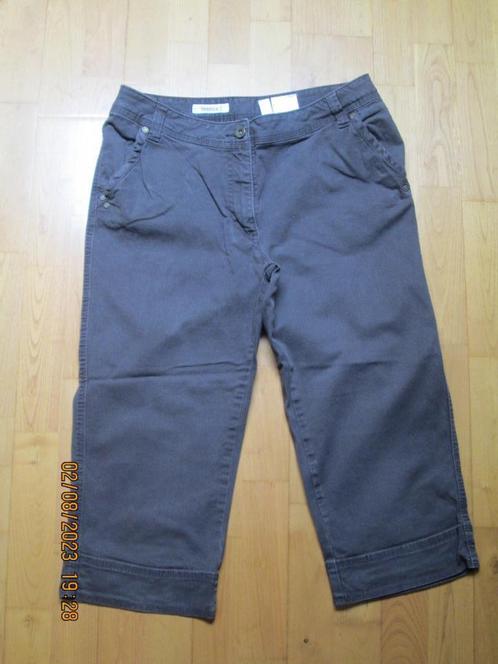Pantacourt brun « C&A - Yessica » T 40, Kleding | Dames, Broeken en Pantalons, Zo goed als nieuw, Maat 38/40 (M), Bruin, Driekwart