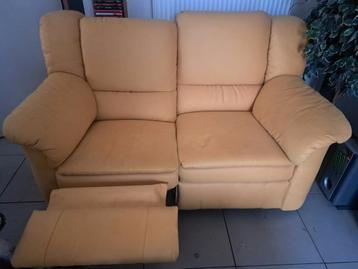 2 persoons zetel met relax in stof beschikbaar voor biedingen