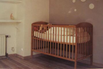 lit bébé en bois hêtre naturel marque Vobois