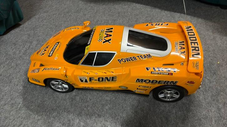 ENZO FERRARI, Hobby en Vrije tijd, Modelbouw | Radiografisch | Auto's, Zo goed als nieuw, Ophalen