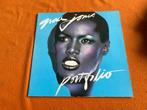 Grace Jones, Enlèvement ou Envoi