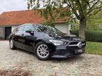 Mercedes-Benz CLA 180 1.3i/1steEig/64000km/Carplay/Trekhaak, Auto's, Mercedes-Benz, CLA, Zwart, 4 cilinders, Zwart