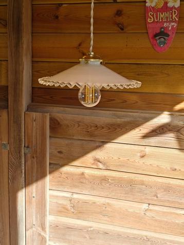 VINTAGE HANGLAMP MET WIT GEKARTELD OPALINEGLAS  beschikbaar voor biedingen