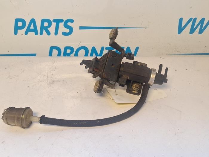 Vacuum Relais van een Volkswagen Transporter, Auto-onderdelen, Elektronica en Kabels, Volkswagen, Gebruikt, 3 maanden garantie
