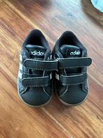 Schoentjes Adidas maat 18, Kinderen en Baby's, Babykleding | Schoentjes en Sokjes, Schoentjes, Ophalen of Verzenden
