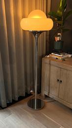 Vintage vloer lamp Guzzini Jadran, Huis en Inrichting, Lampen | Vloerlampen, Ophalen, Gebruikt, Glas