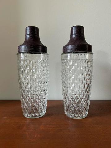 Set van 2 vintage Nestlé glazen cocktailshakers – jaren ’70 beschikbaar voor biedingen