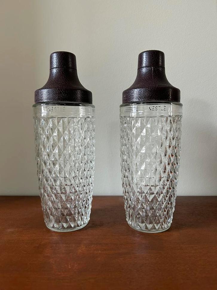 Set van 2 vintage Nestlé glazen cocktailshakers – jaren ’70, Verzamelen, Glas en Drinkglazen, Zo goed als nieuw, Overige typen