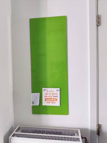 Magnetisch memobord beschikbaar voor biedingen