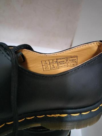 Dr martens 1461 lage damesschoen. Maat 37. Zwart. Leer