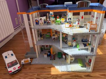 hôpital playmobil 4404 et ambulance beschikbaar voor biedingen