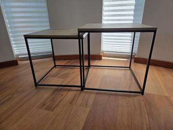 Duo bijzet tafeltjes beschikbaar voor biedingen