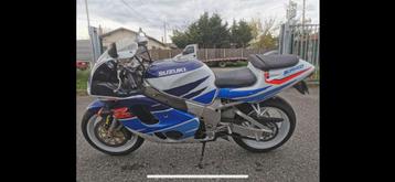 Suzuki gsxr 600 srad gaat weg in onderdelen zie omschrijving beschikbaar voor biedingen